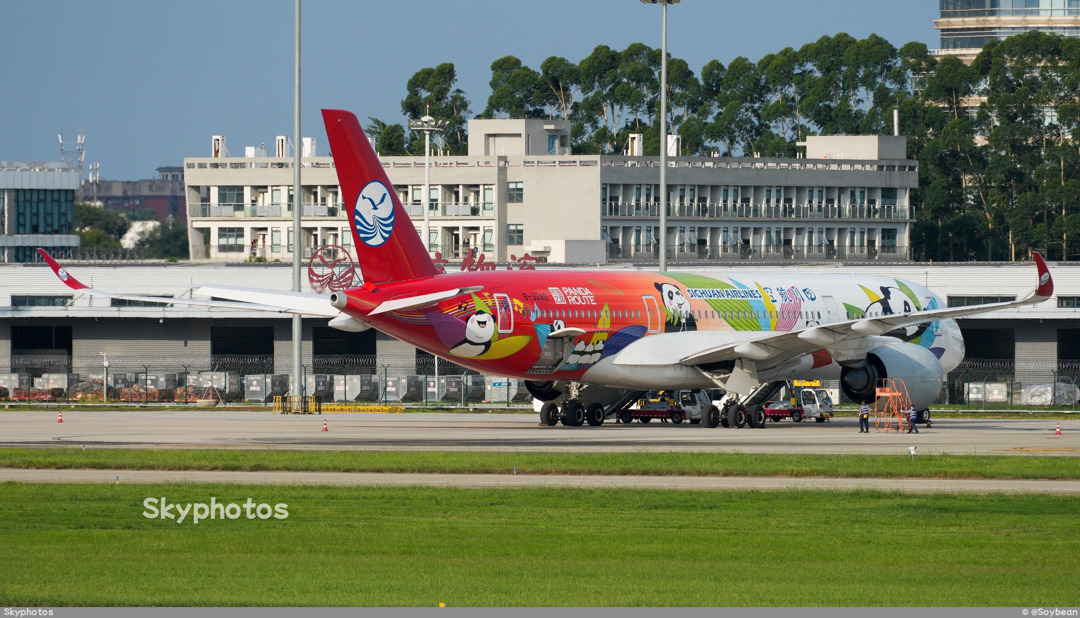 四川航空 A350-941 at 成都双流国际机场